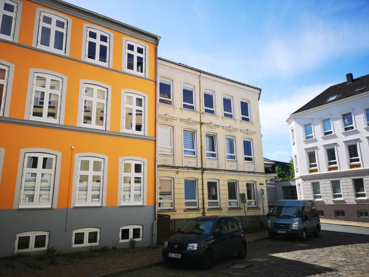 Madame Flens - Komfortable Wohnung Mit 3 Schlafzimmern Im 3 Og Flensburg Exterior foto